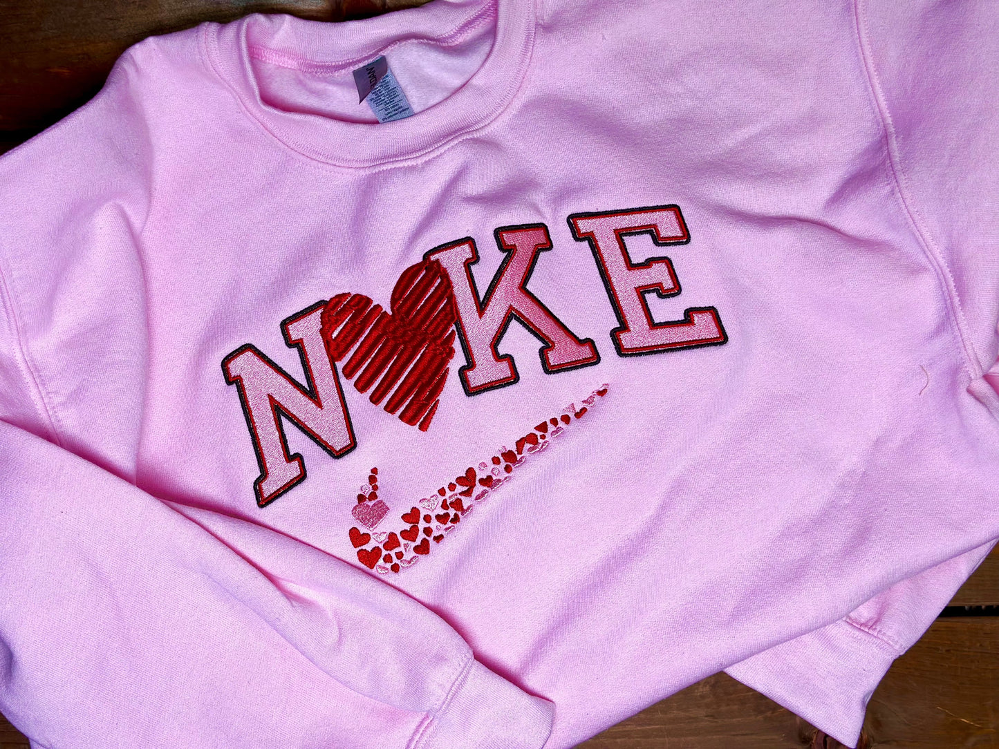 NIKE Heart Crewneck